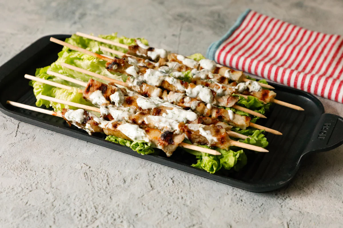 arrosticini-di-suino-con-salsa-yogurt-greco