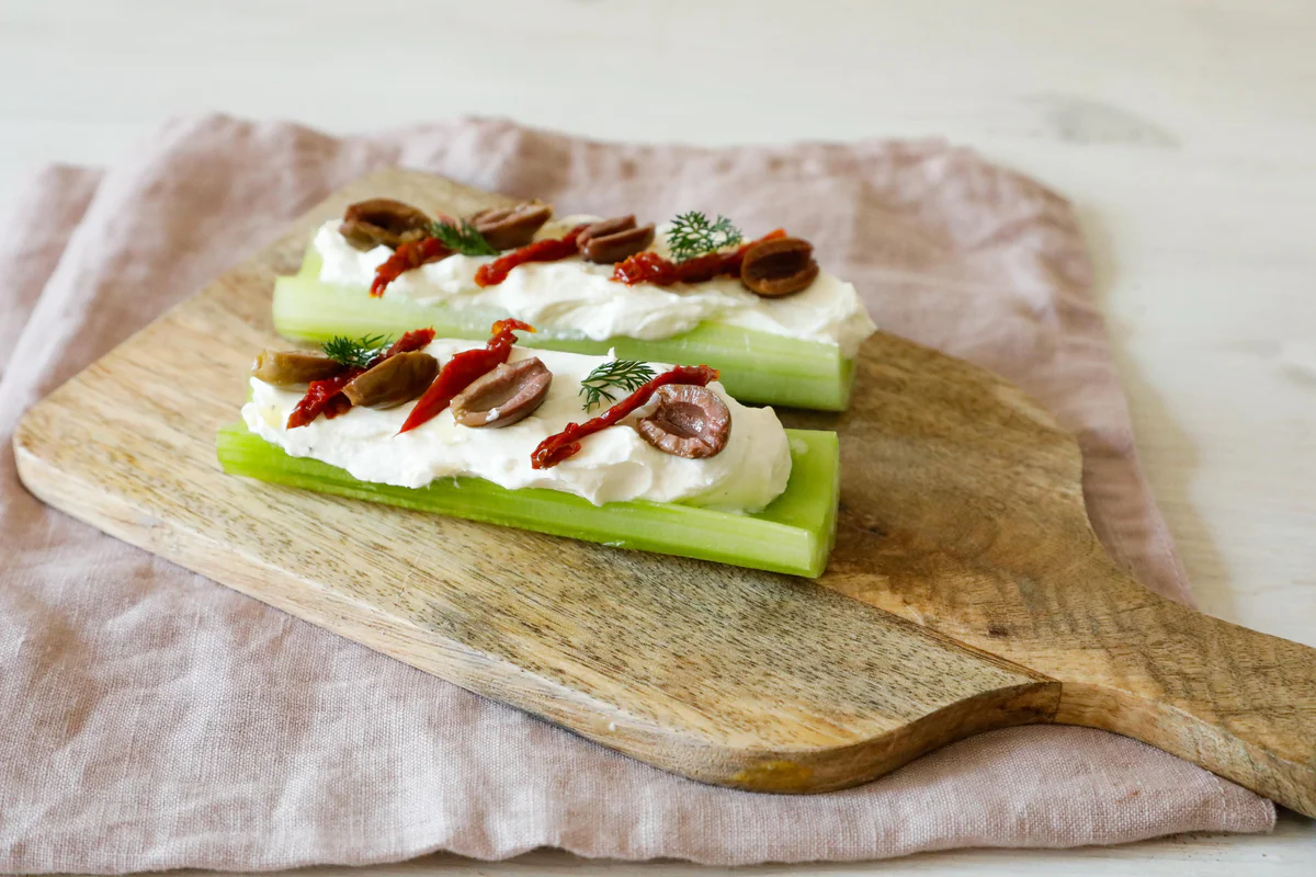 barchette-di-sedano-e-formaggio