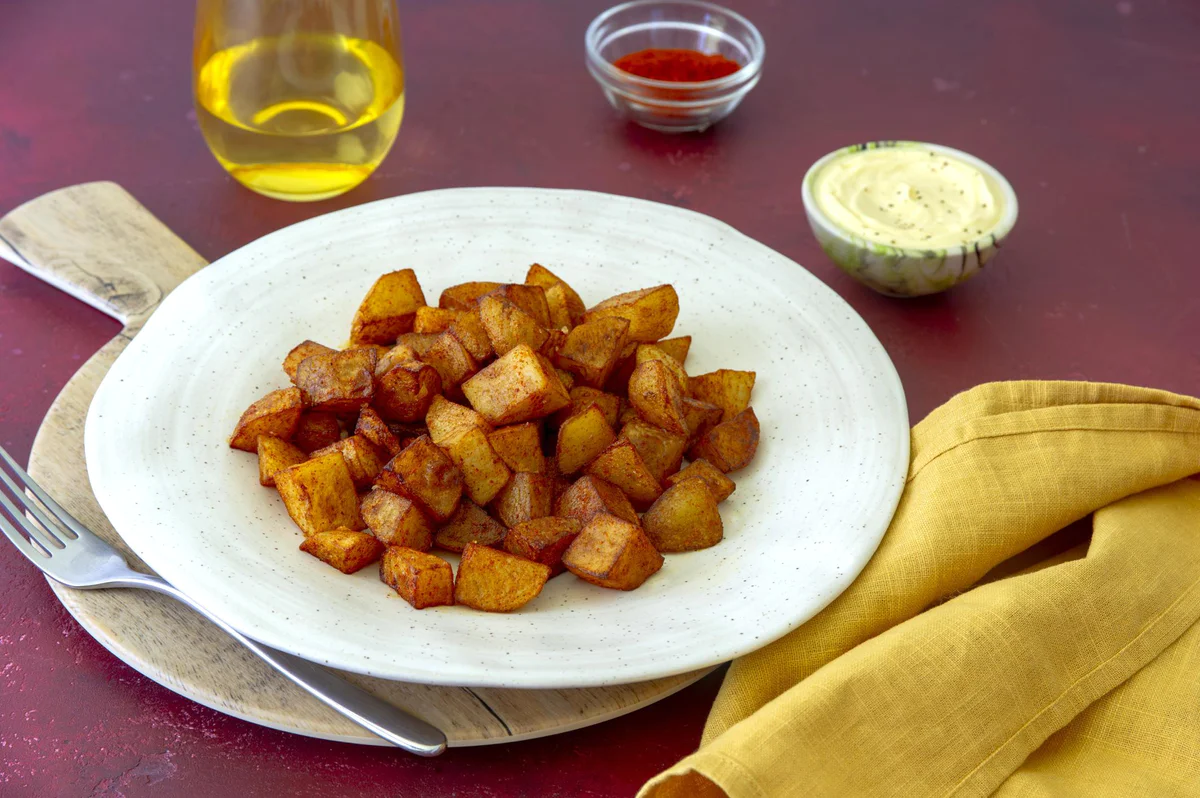 patatas-bravas-con-salsa-aioli