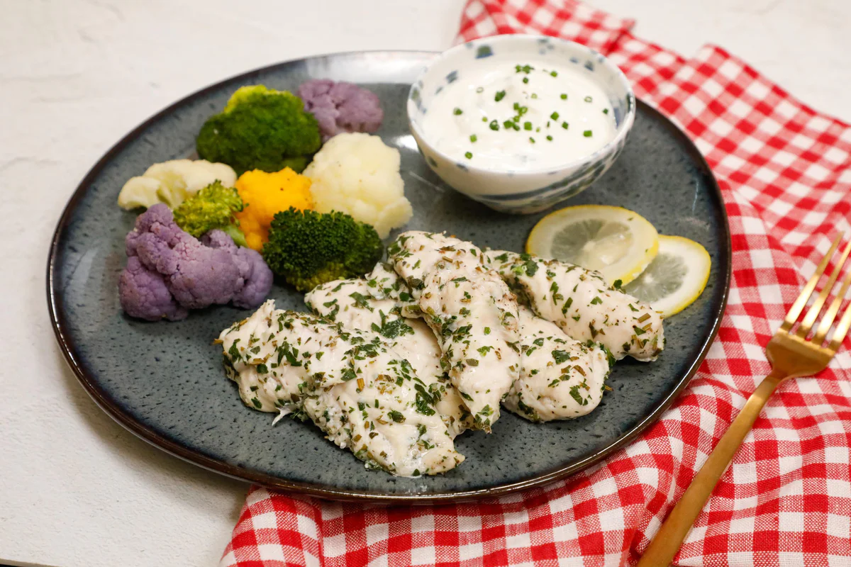 petto-di-pollo-al-vapore-cavolfiori-yogurt 