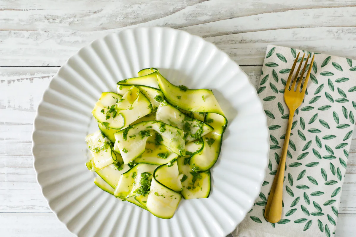 carpaccio-di-zucchine-marinate-crude 