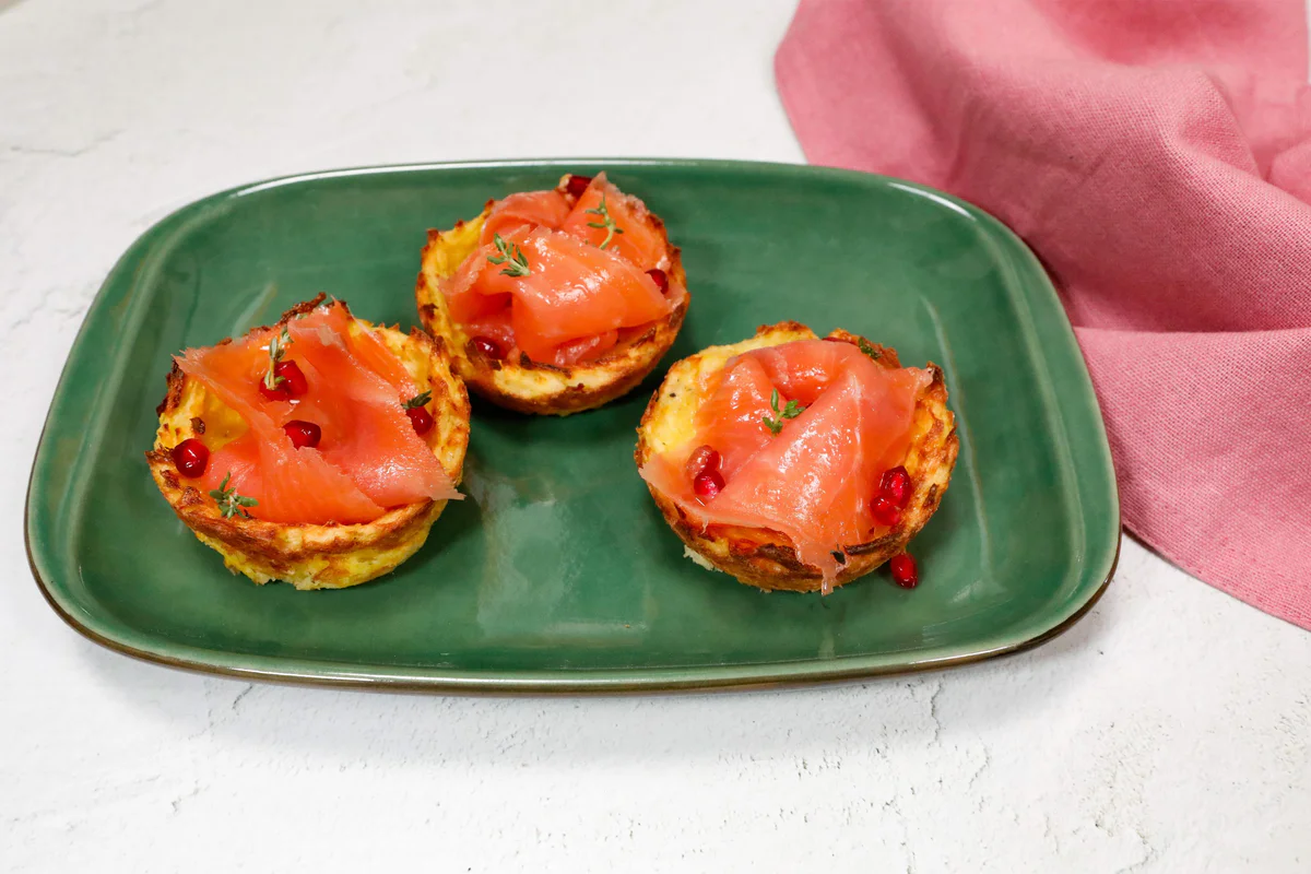 cestini-patate-salmone-affumicato-limone-melagrana
