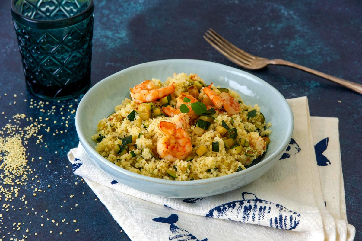 Cous cous con zucchine, gamberi e limone