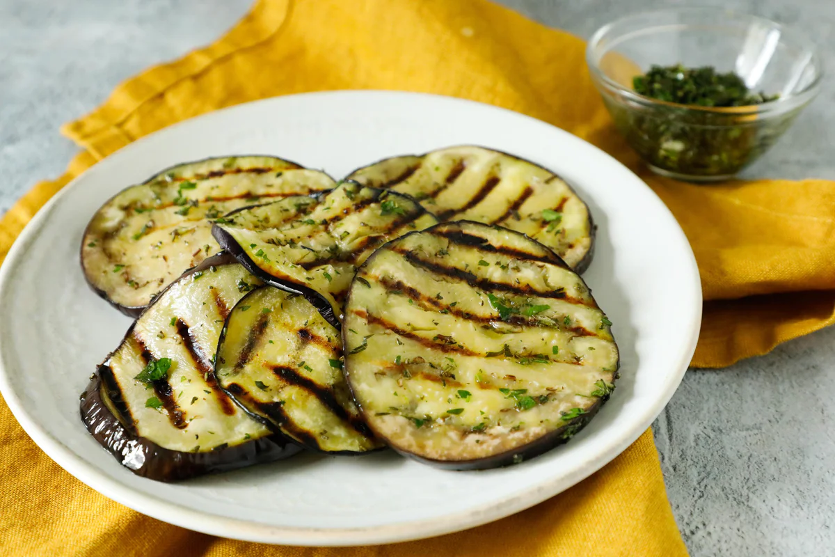 melanzane-grigliate-con-olio-alle-erbe
