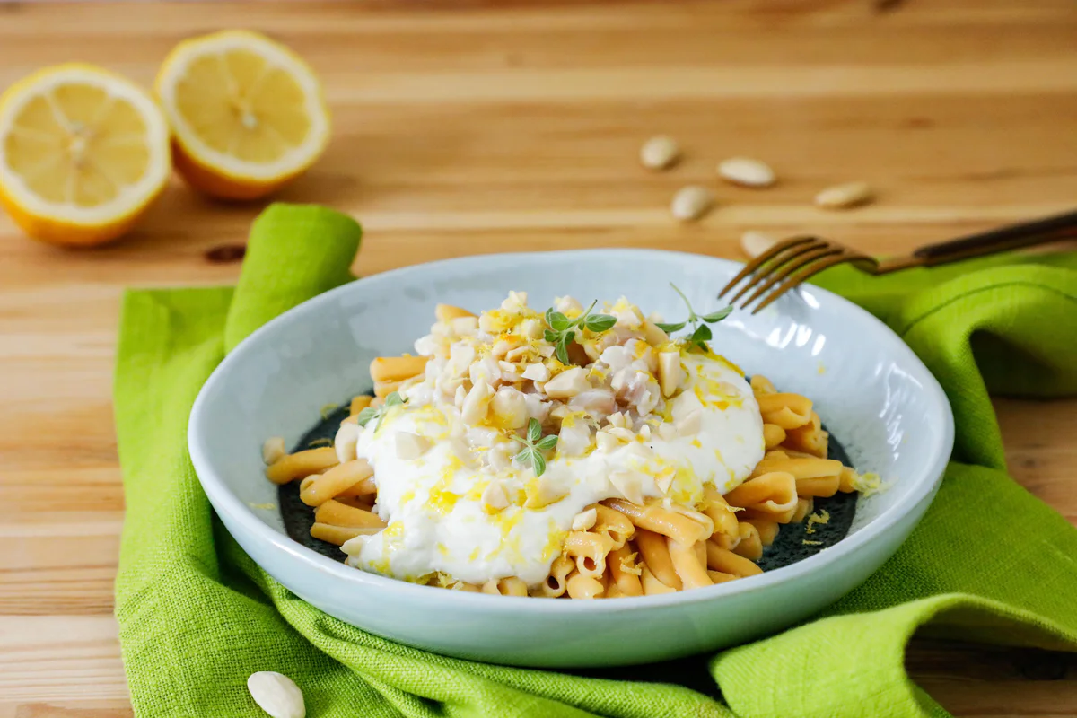 pasta-di-ceci-ricciola-mousse-ricotta