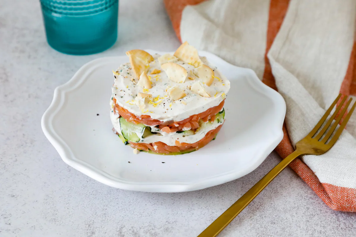 tortino-di-salmone-con-zucchine-formaggio-crema-mandorle