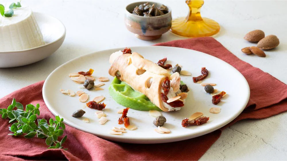 cannolo-salato-con-ricotta-su-crema-di-broccoli