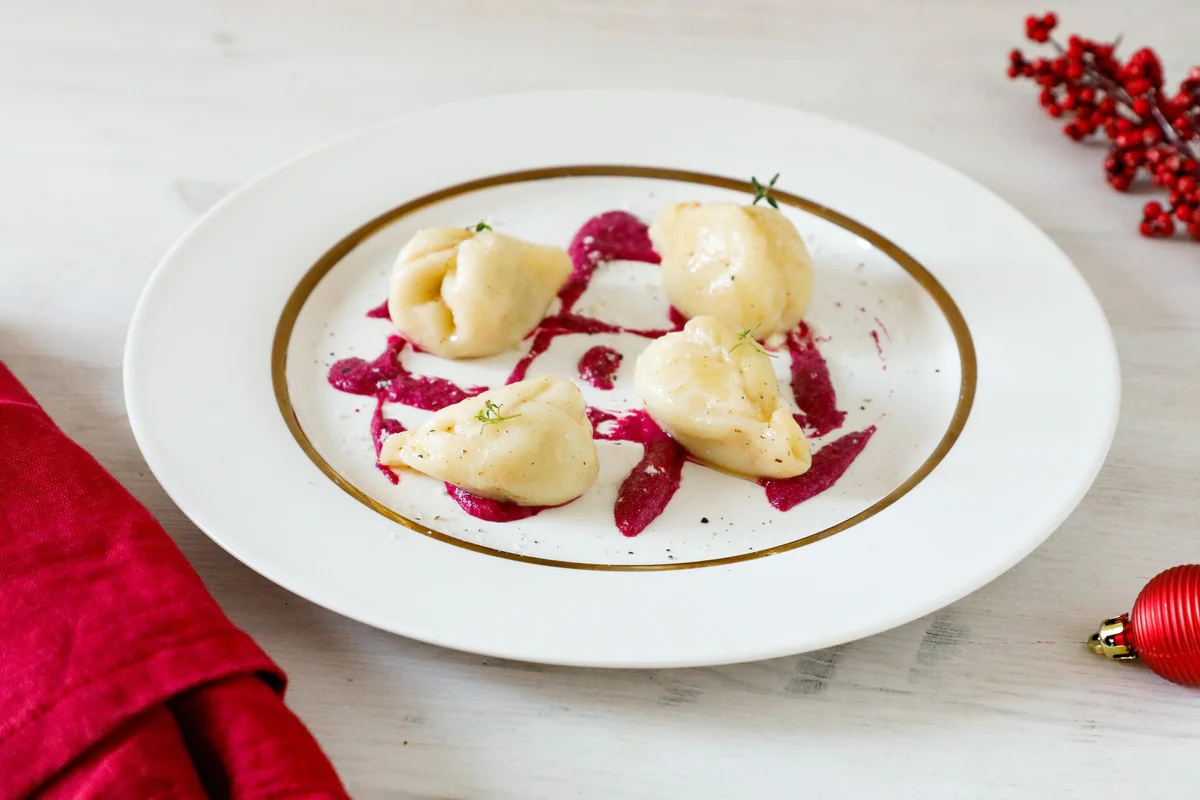 culurgiones–barbabietola-rossa-caprino-miele