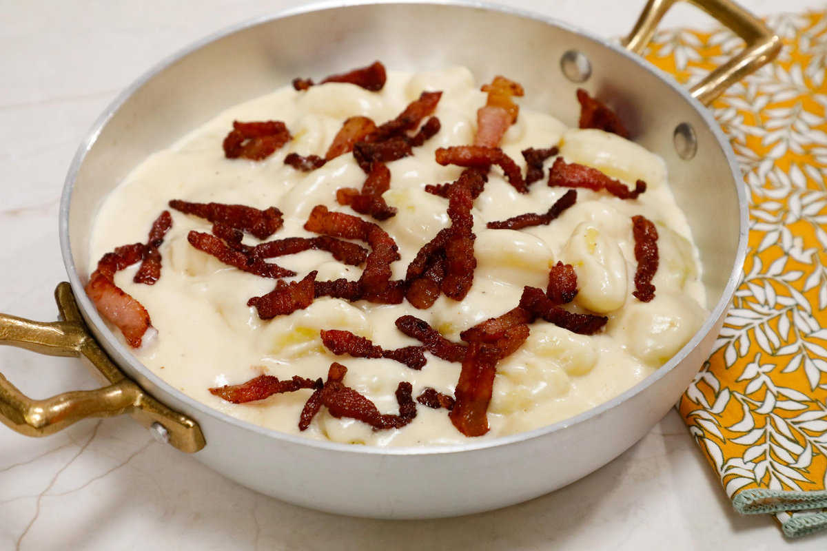 Gnocchi con fonduta di caciocavallo e guanciale