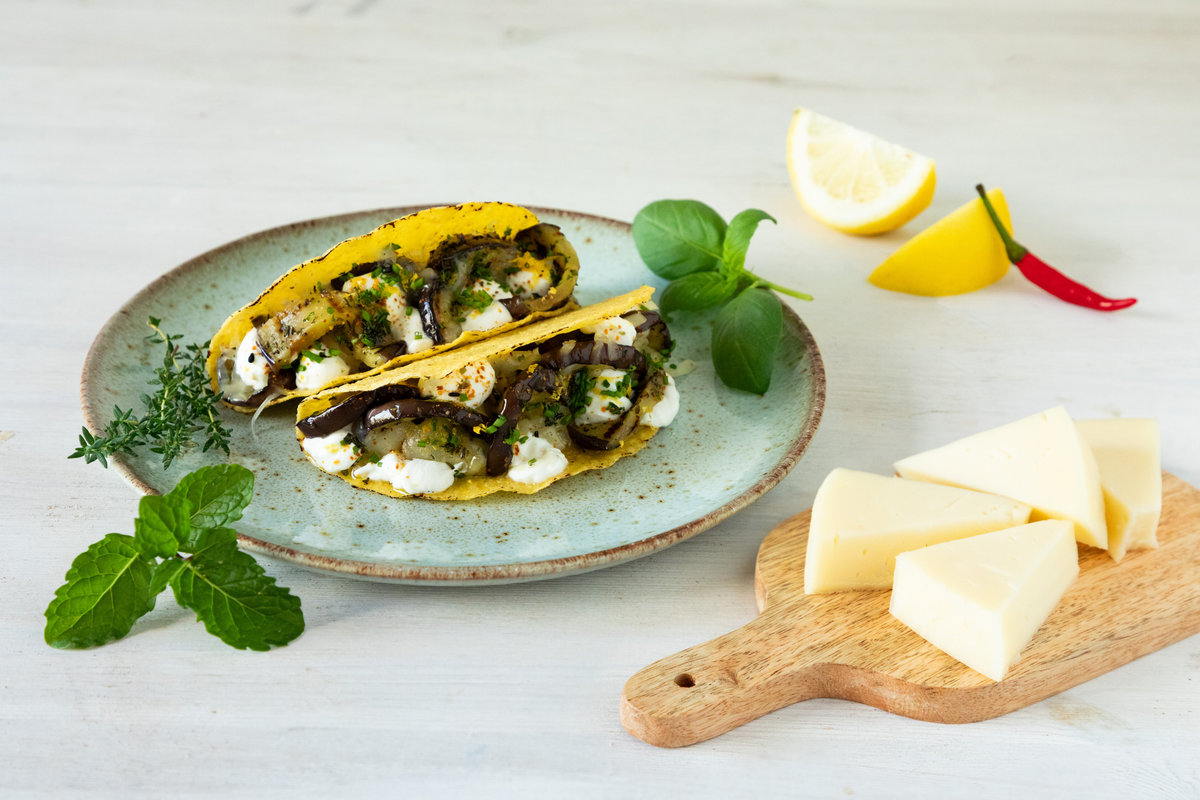 Tacos vegetariani con melanzane e provolone