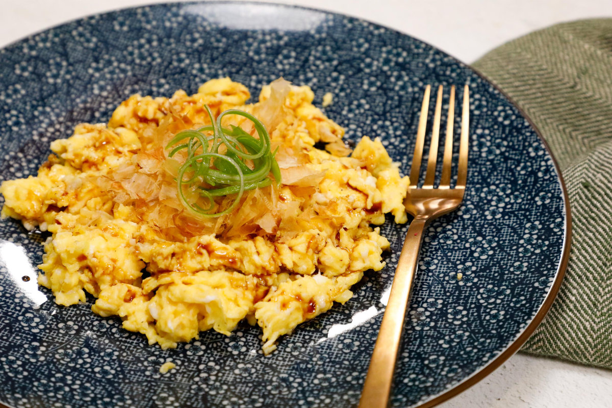 Katsuobushi di Tonno su Uova Strapazzate