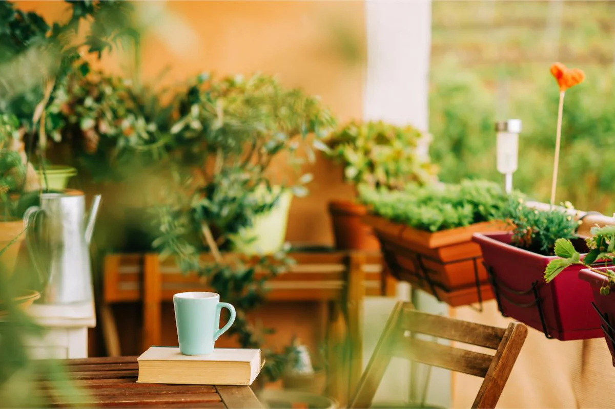 20-idee-creative-per-arredare-un-balcone-piccolo