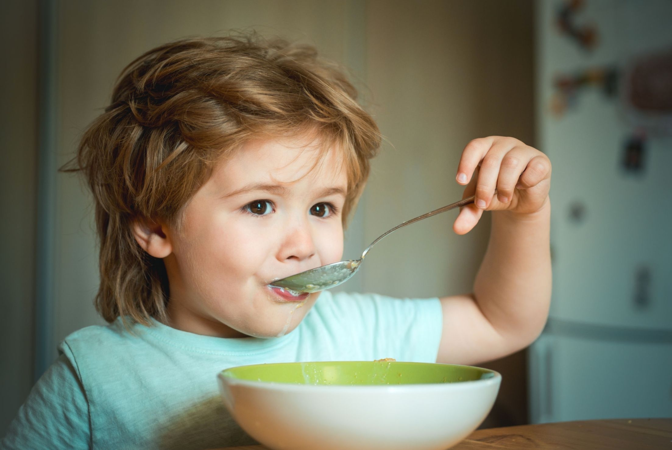 Insegnare ai bambini a mangiare da soli e usare le posate, Consigli