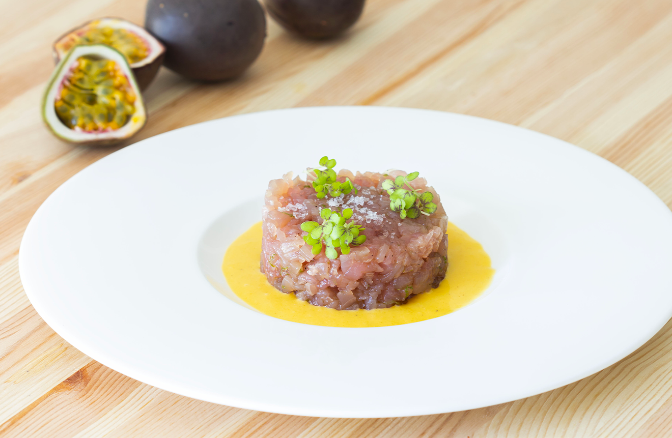 Tartare di tonno con frutto della passione