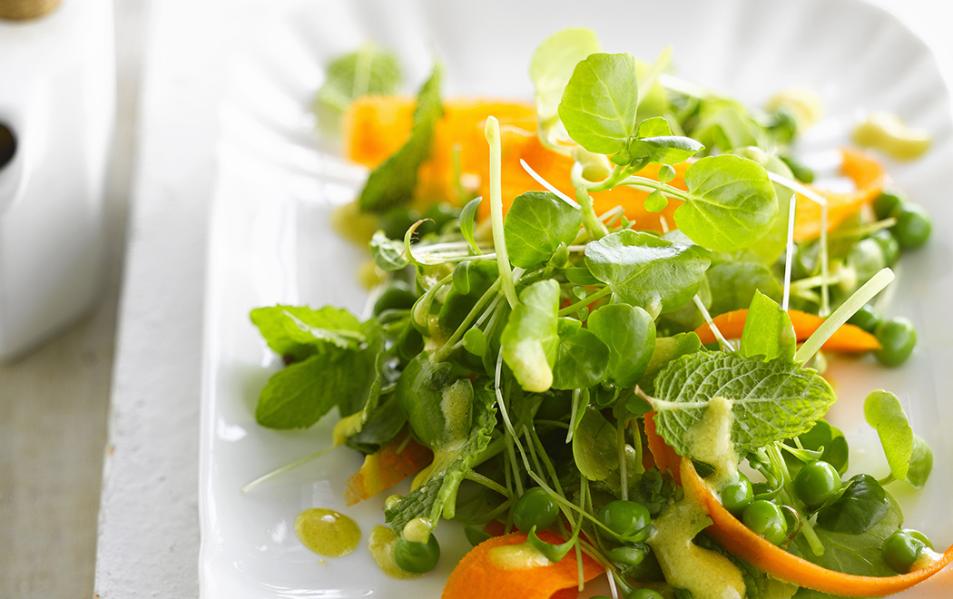 insalata-di-crescione-piselli-e-carote-con-vinaigrette-al-mango-image