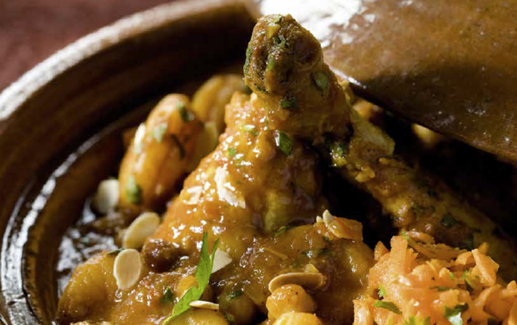 tagine-di-pollo-e-albicocche-con-insalata-agrodolce-di-carote-image