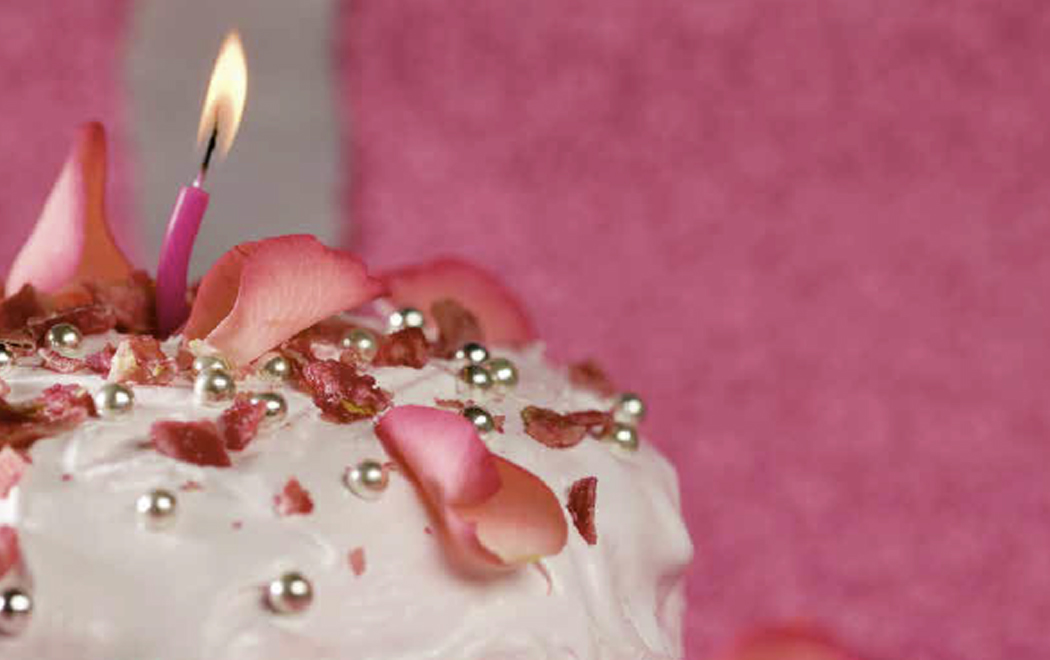torta-di-compleanno-con-rose-rosa-image
