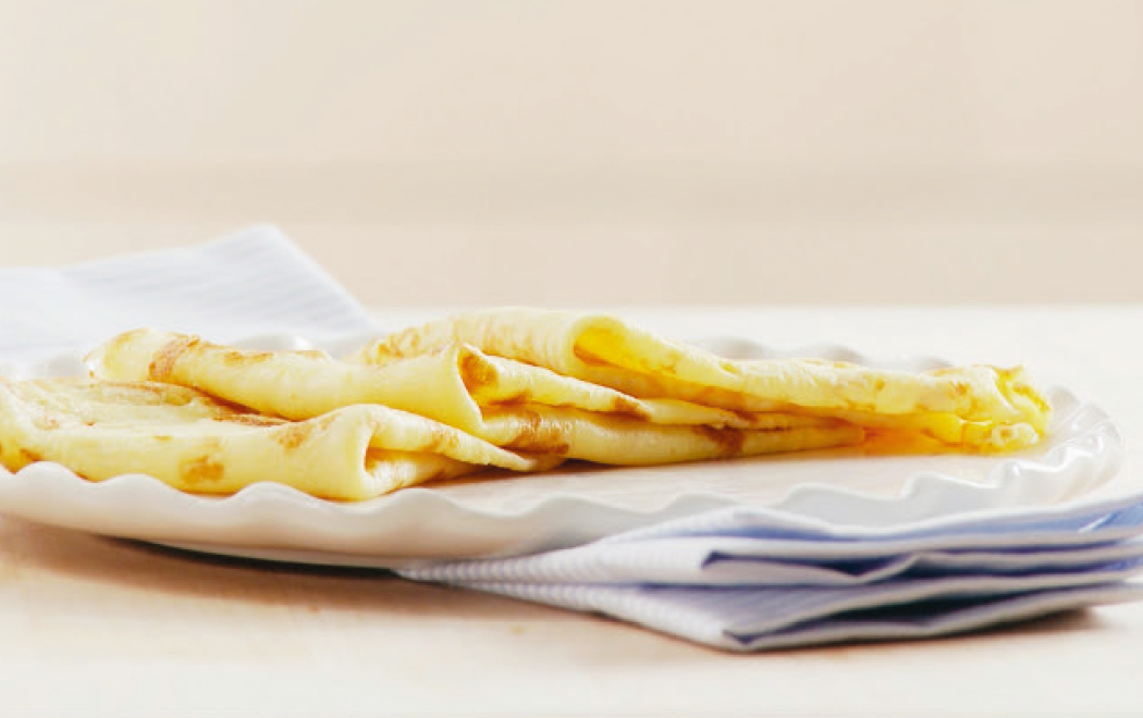 crepe-al-gelat-alla-vaniglia-con-miele-e-granella-di-nocciole-thumbnail