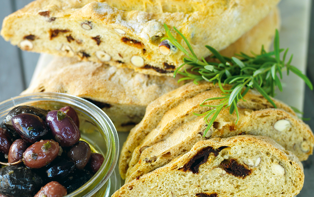 pane-con-olive-e-nocciole-image