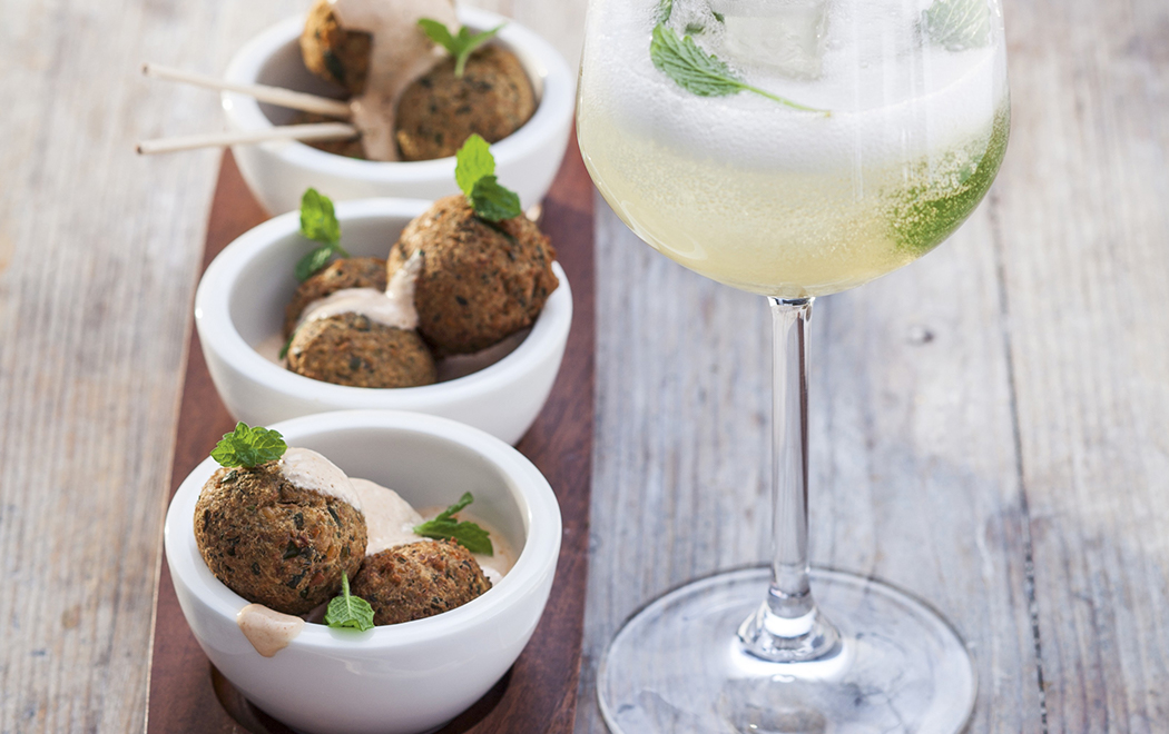 Falafel-con-salsa-allo-yogurt-image