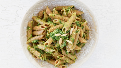 penne-integrali-con-pesto-di-rucola-e-pinoli-image