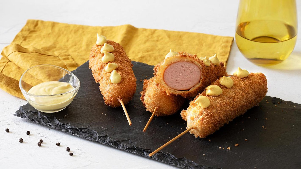 Crispy corn dog con senape di Dijon al miele e limone