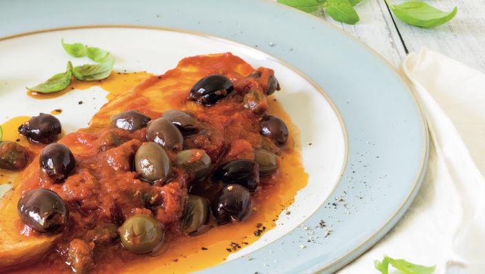 Pesce spada in umido con capperi e olive