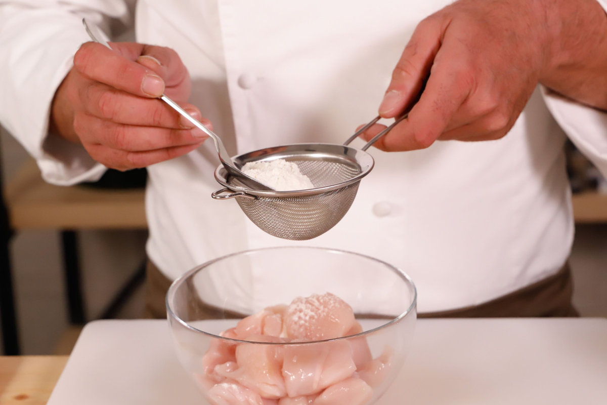 Infarinare i bocconcini