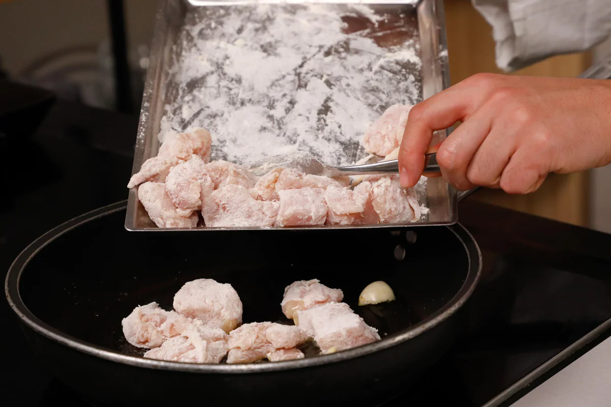 dividere il pollo in bocconcini