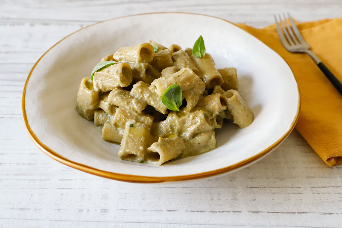 Pasta con pesto di melanzane