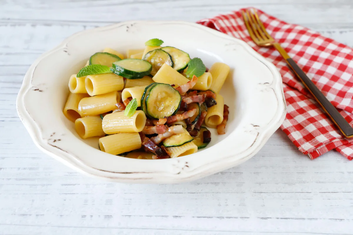 pasta-zucchine-pancetta