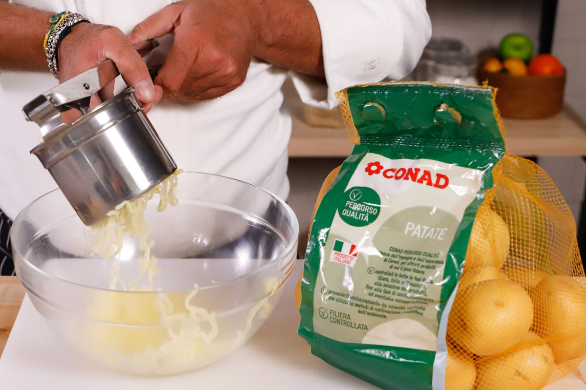 schiaciare patate