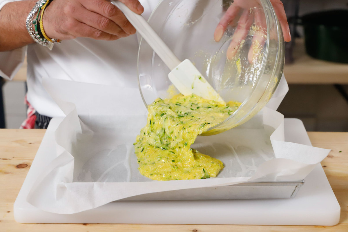 versare la frittata in una teglia