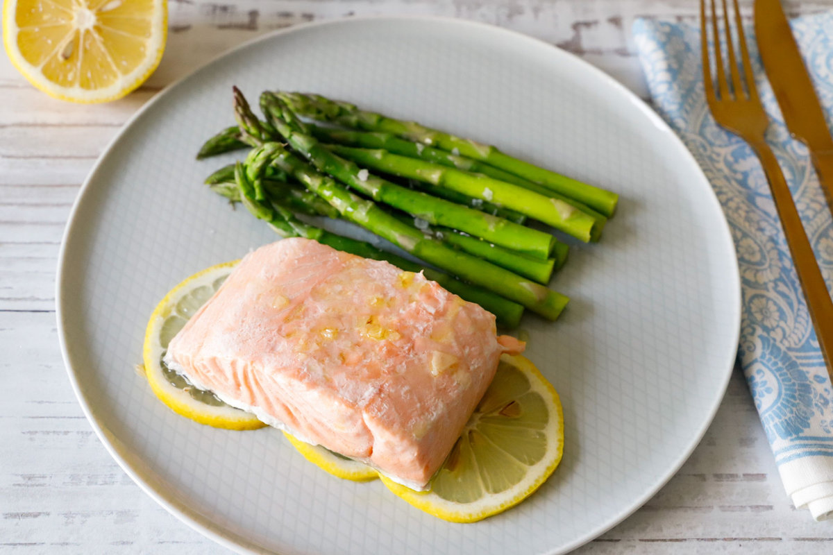 salmone-al-vapore-con-limone-e-asparagi
