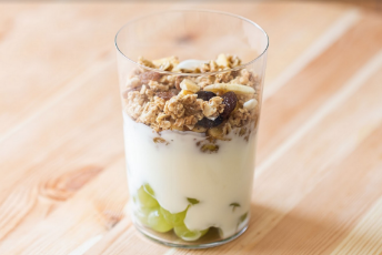 dolce-estivo-uva-fichi-muesli-image