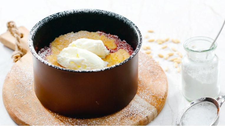 equatore--susine-calde-con-gelato-image