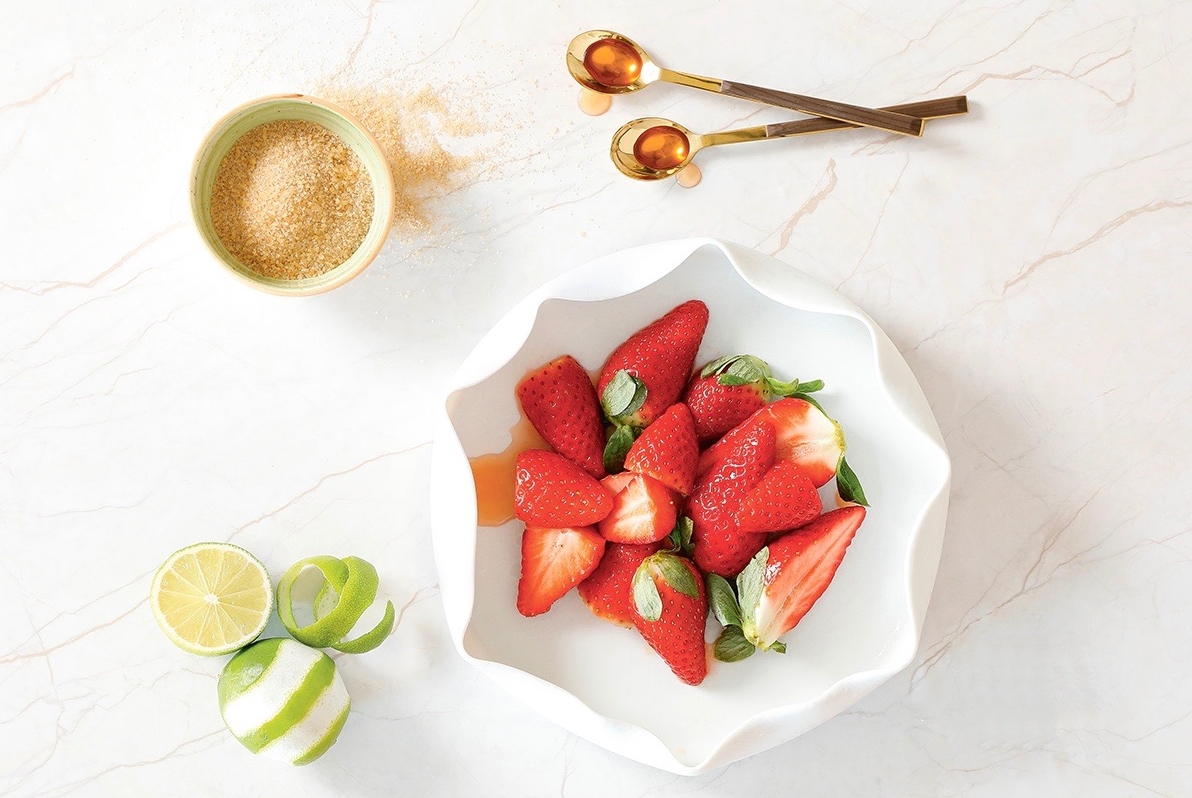 fragole-con-lime-e-sciroppo-al-pepe-lungo-image