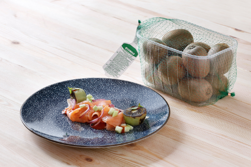 kiwi-con-salmone-e-insalatina-fresca-thumbnail