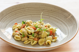 orecchiette-petto-pollo-pomodoro-avocado-thumbnail