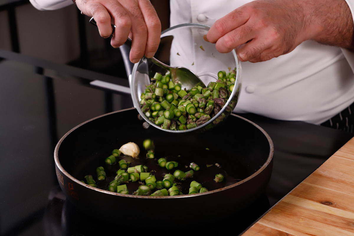 straccetti-di-pollo-con-asparagi.