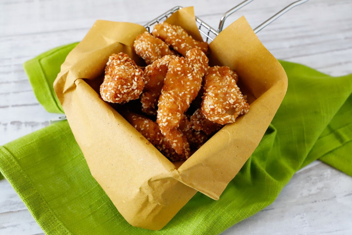 Bastoncini di pollo al sesamo - Ricetta Bastoncini di pollo al sesamo - Ricetta