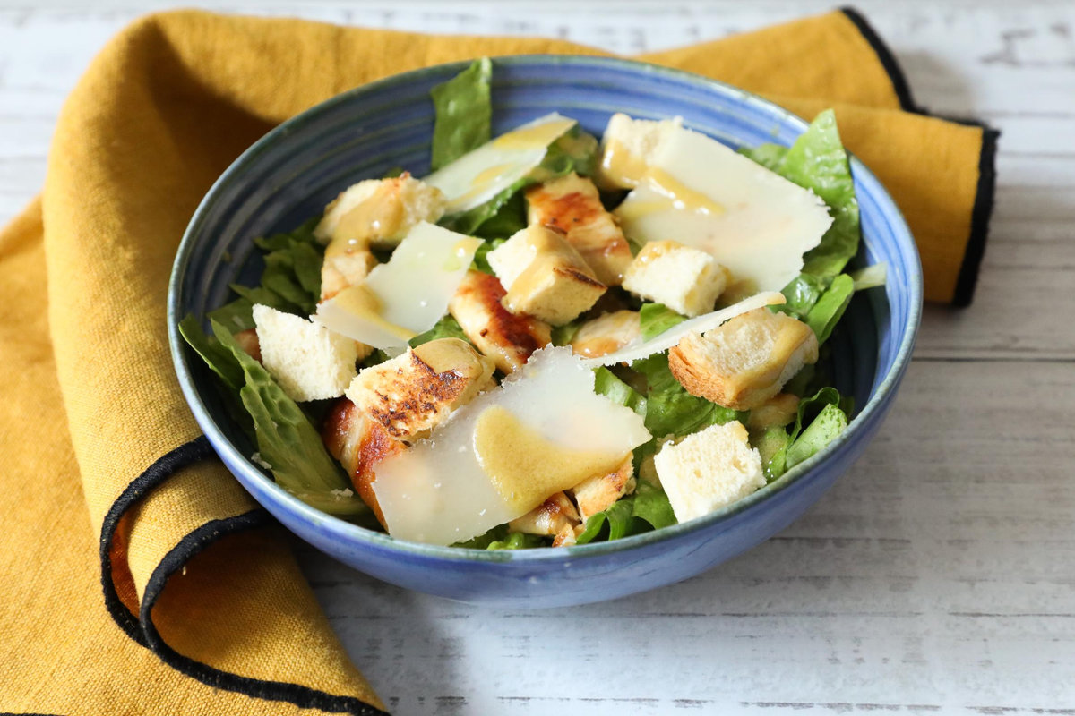 Caesar salad, insalata di pollo americana