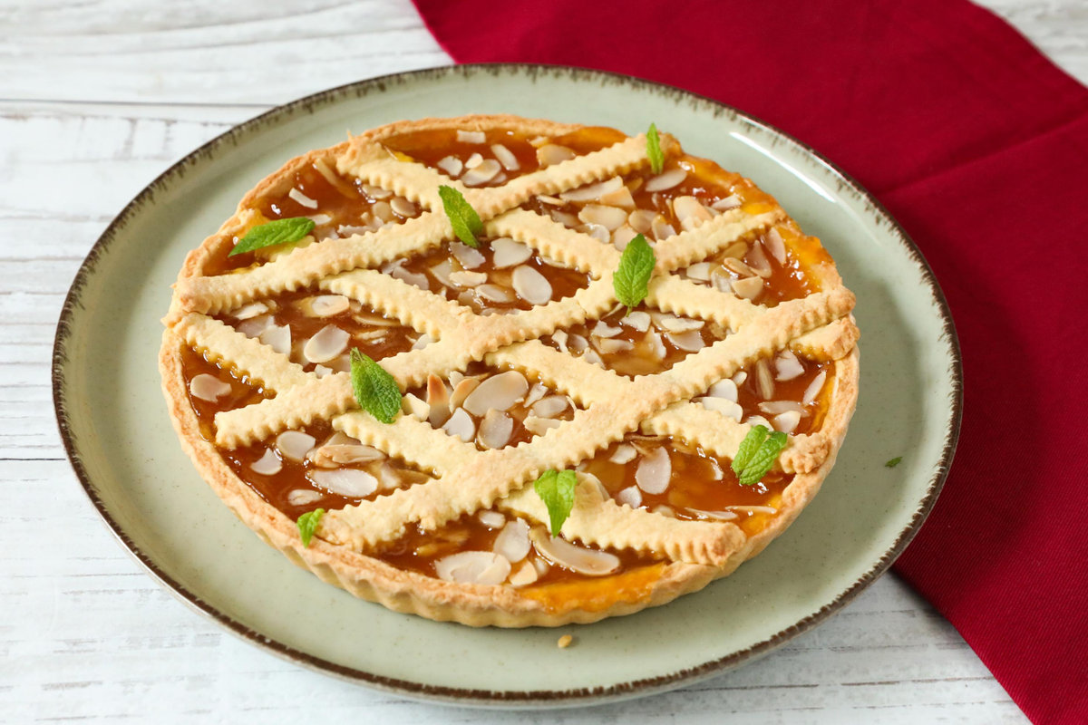 Crostata di confettura di albicocche