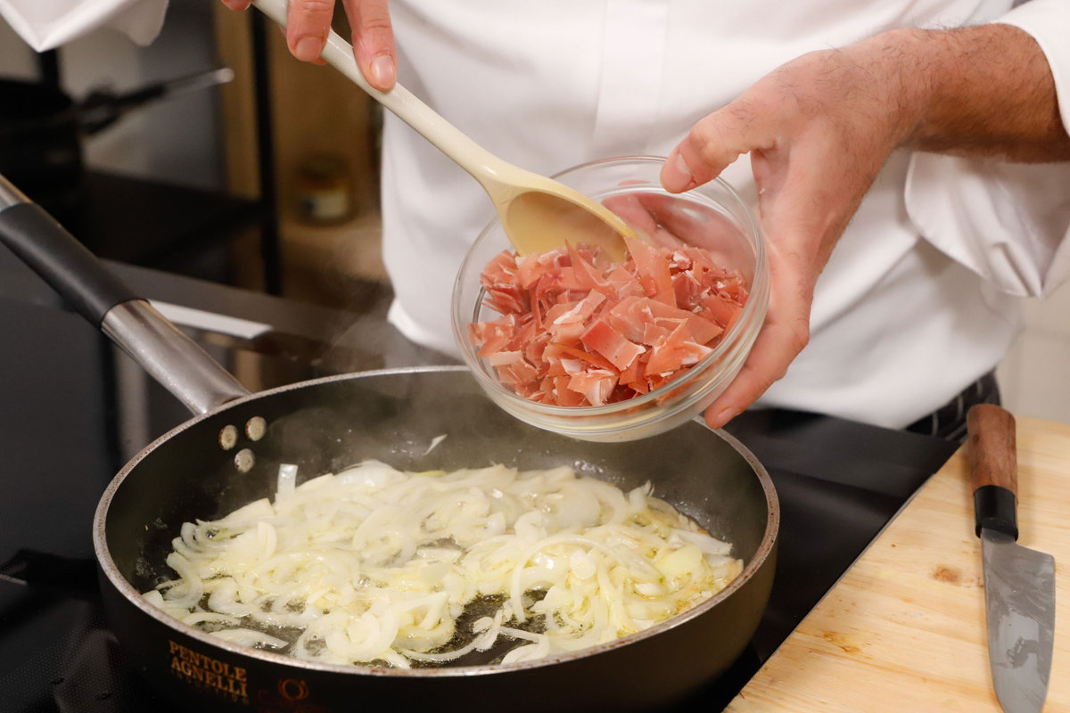 rosolare la cipolla