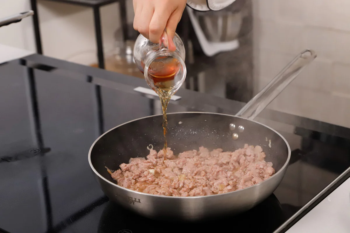 tagliare mozzarella a cubetti