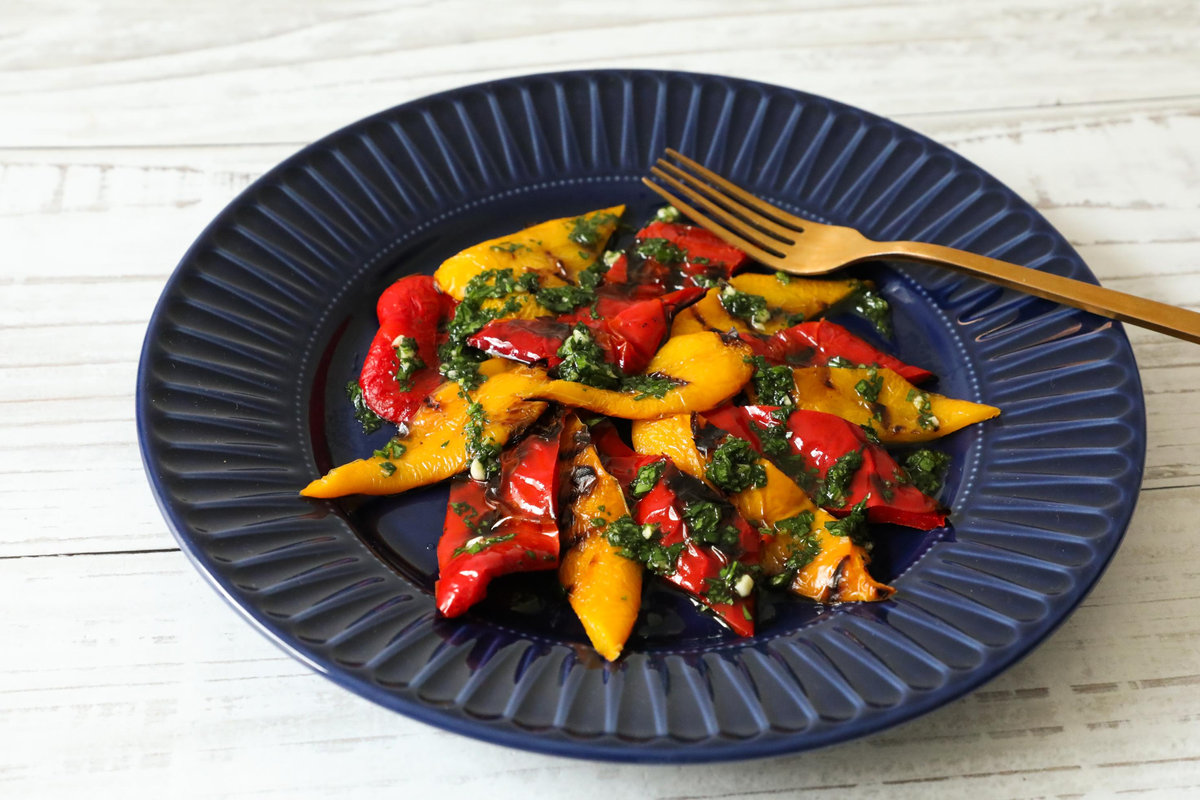 Peperoni alla griglia con aglio e prezzemolo