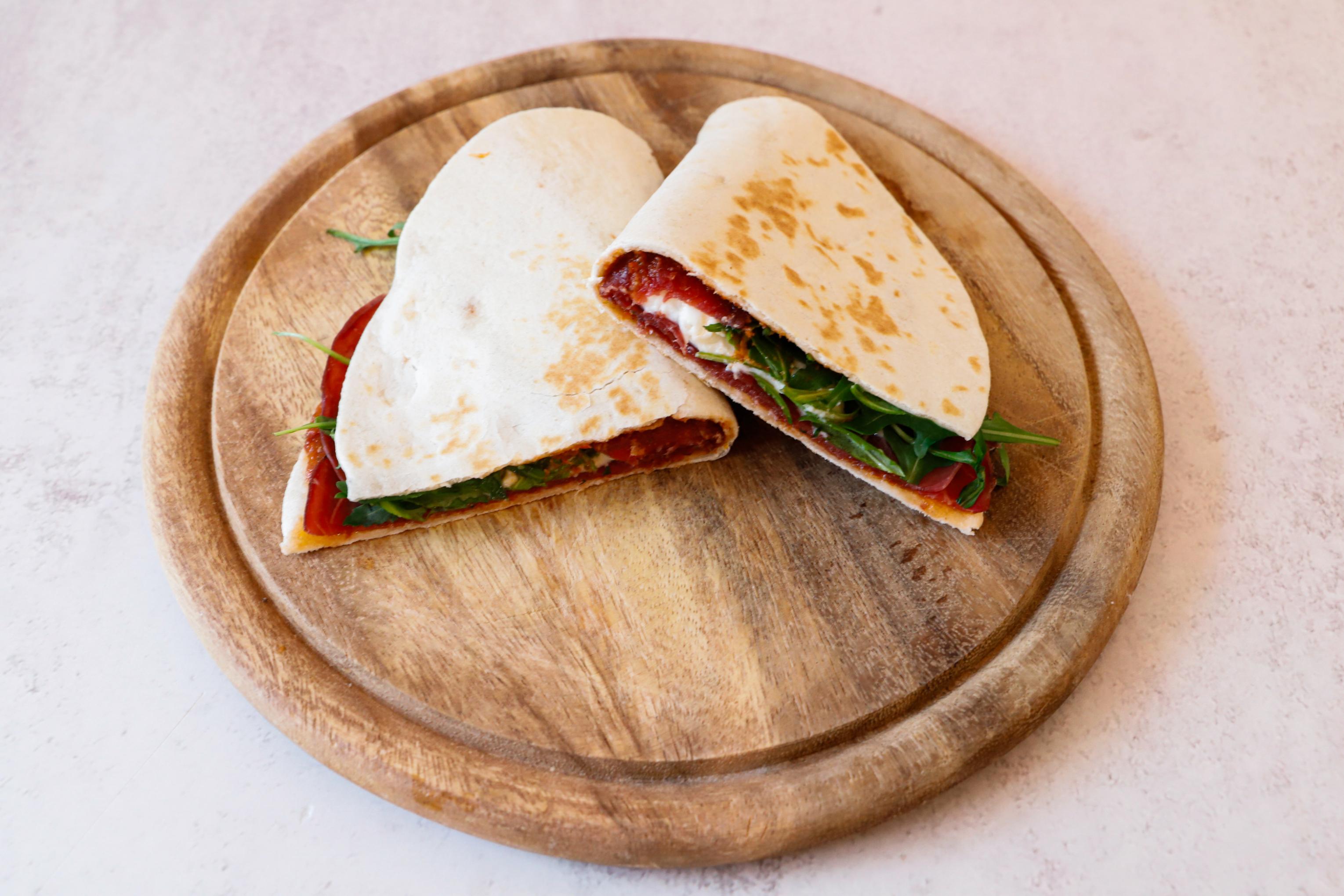 Ricetta Della Piadina Bresaola Pesto Stracchino Rucola Conad ricetta-della-piadina-bresaola-pesto-stracchino-rucola-conad