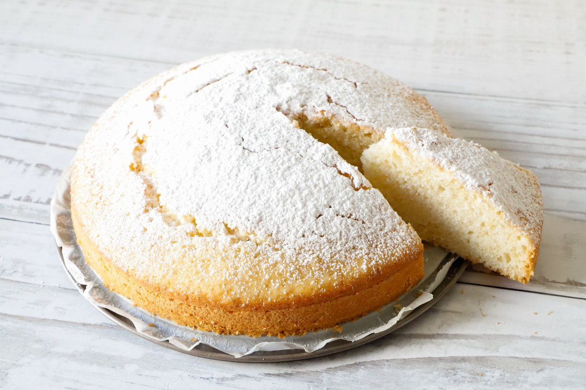 La torta all’acqua: soffice e leggera per tutti i gusti
