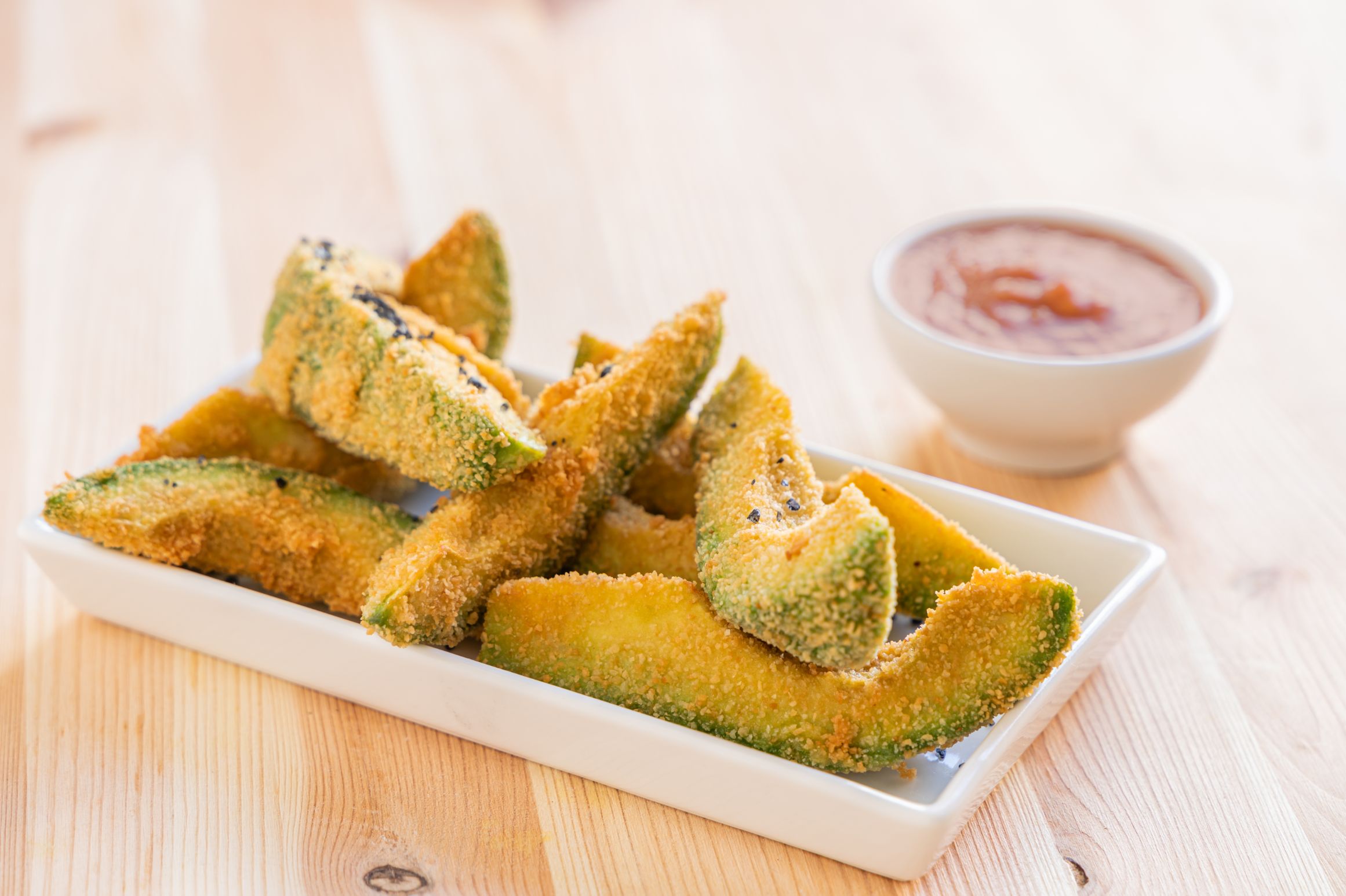 avocado-fritto-e-salsa-piccante-image