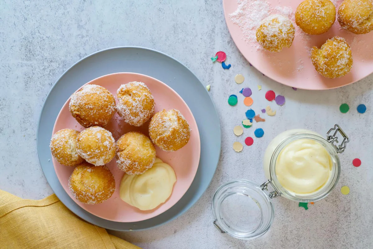 castagnole-con-crema-chantilly